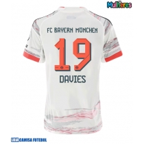 Camisa de Futebol Bayern Munich Alphonso Davies #19 Equipamento Secundário Mulheres 2025-26 Manga Curta